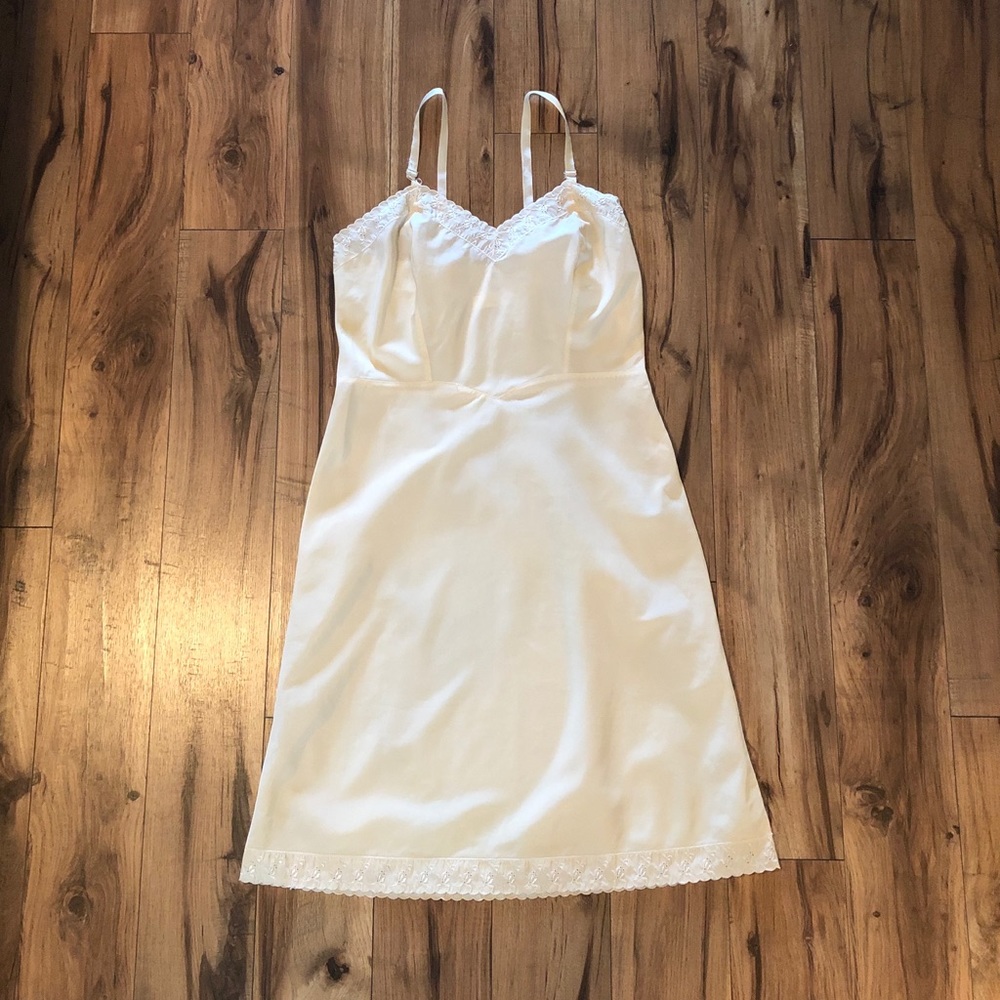 Vintage 50’s Barbizon Ariel Cream Tafredda Slip